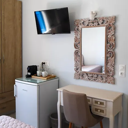 Nafsika And - 3* فيسكاردو