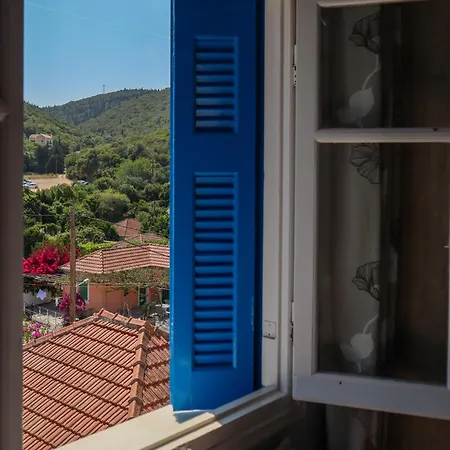 Πανσιόν Nafsika And - 3*